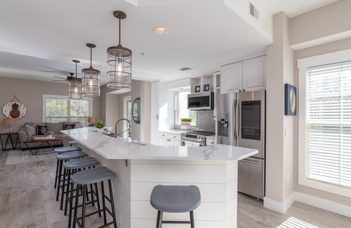 North Forest Beach Condominio | ¡De los propietarios vistos en HGTV! Villa de lujo frente a la playa, en la arena en 3 minutos