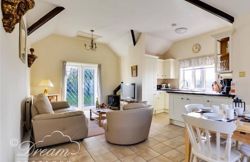 Dorchester Cabaña | Frome Lodge House