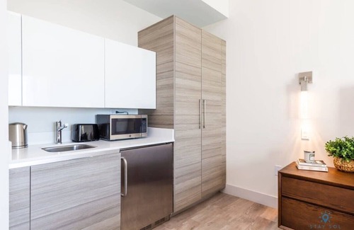 Hollywood Condominio | Front Bay View, Enjoy Sunsets, Amazing Pool
