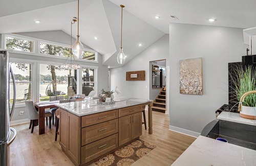 Koontz Lake Casa | Front Lake home with 4 bedrooms and 3.5 baths in Koontz Lake