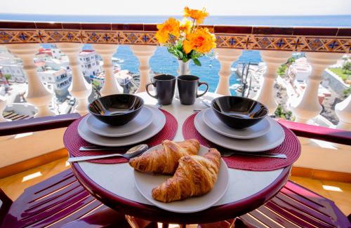 Puerto de Santiago Apartamento | FRONT LiNE OCEAN ViEW 2BeD Wi-Fi YOUR HOLiDAY HOME