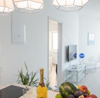Skala Apartamento | Front-Row - Skyline Retreat - Pool Access