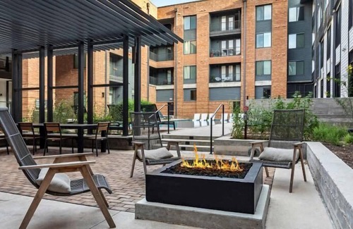 Highland Apartamento | Frontdesk | 1 BR Apt near the University of Texas