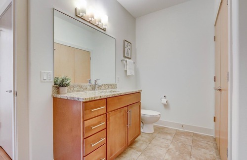 Yankee Hill Apartamento | FRONTDESK 1040 Cass St Apts East Town Milwaukee