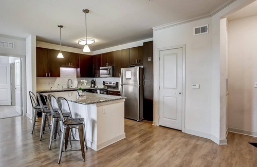 Golden Glades - The Woods Apartamento | Frontdesk | 2 BR 10 minutes from the beach