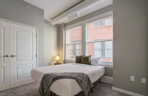 Gateway District Apartamento | Frontdesk | 2 BR Apt by the Wolstein Center