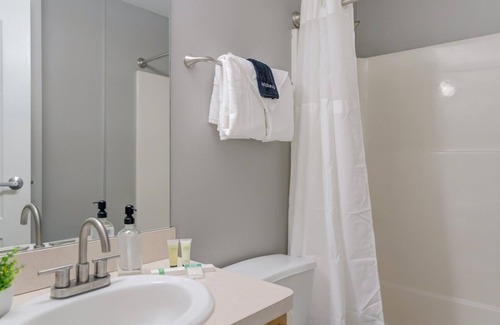 Gateway District Apartamento | Frontdesk | 2 BR Apt by the Wolstein Center