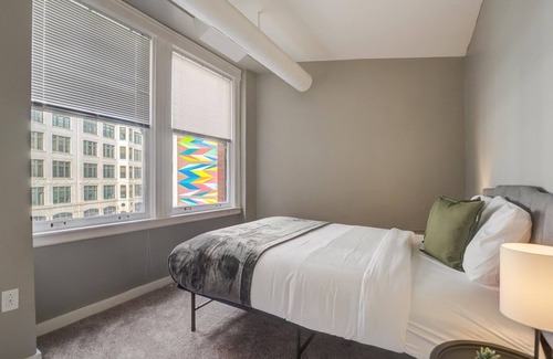 Gateway District Apartamento | Frontdesk | 2 BR Apt by the Wolstein Center