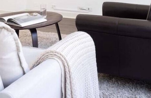 Indian Village Apartamento | Frontdesk | 2 BR Apt near University of Chicago