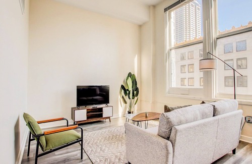 Mile Square Apartamento | Frontdesk | 2 BR Apt near Indiana State Fairground