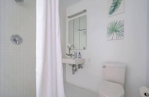 Gateway District Apartamento | Frontdesk | Beautiful Studio near Downtown