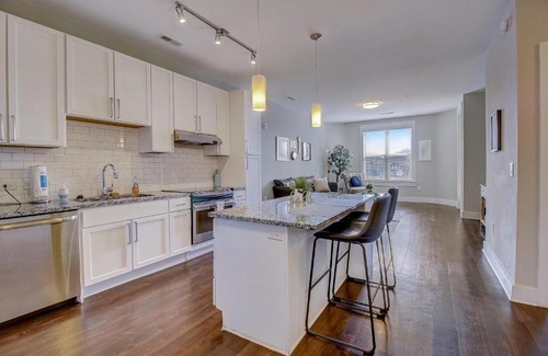 Charlotte Apartamento | FRONTDESK Berkshire Dilworth Apts Midtown Charlotte