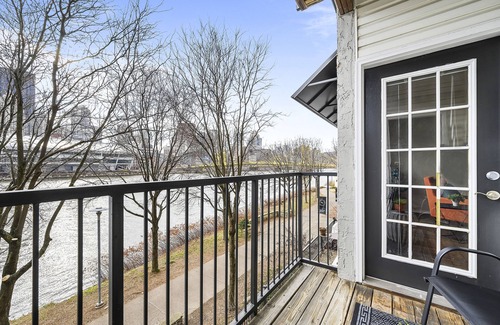 North Shore Apartamento | FRONTDESK Bracken House Apts North Shore Pittsburgh