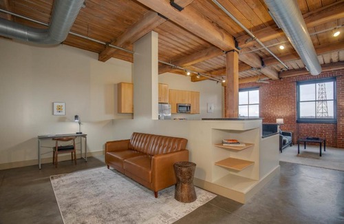 Downtown West Apartamento | FRONTDESK Bright 1 BR Apt near The Gateway Arch