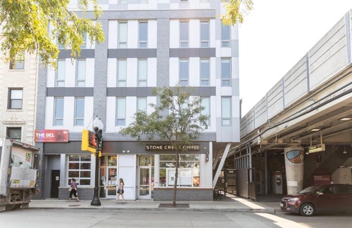 Lakeview Apartamento | FRONTDESK Chic Open Wrigleyville Studio Apt