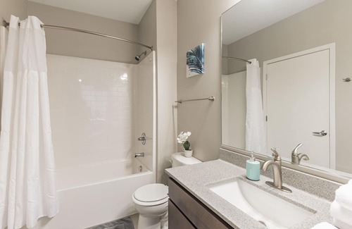 Court Avenue Entertainment District Apartamento | FRONTDESK Confluence on 3rd Apt Downtown Riverwalk Trails