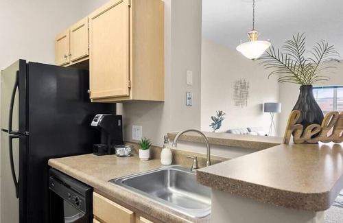 North Shore Apartamento | Frontdesk | Convenient 1 BR in the North Side