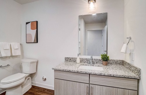 Avondale Apartamento | FRONTDESK Downtown Birmingham Apartments in Lakeview District