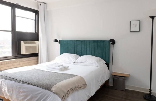 Indian Village Apartamento | Frontdesk | Modern Studio Apt in East Hyde Park