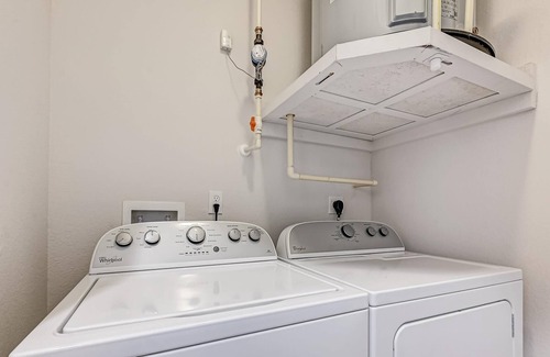 Golden Glades - The Woods Apartamento | Frontdesk | Spacious 1 BR Apt near Golf Courses