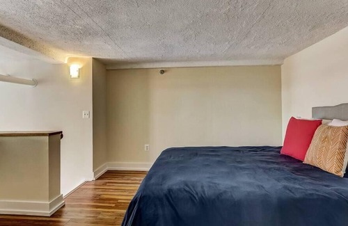 Gayborhood Apartamento | Frontdesk | Stylish 1 BR in Washington Square
