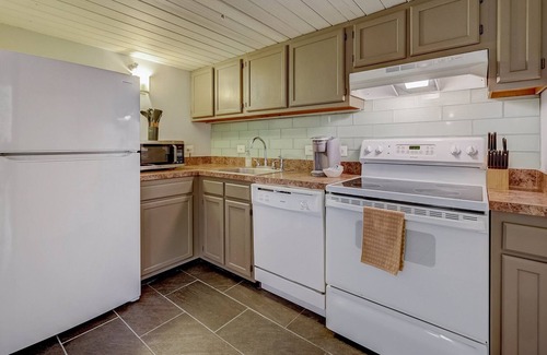 Gayborhood Apartamento | FRONTDESK The Cosmopolitan Apts Philadelphia