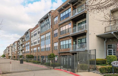 Downtown Fort Worth Apartamento | FRONTDESK The Depot Apts Downtown Fort Worth