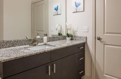 Golden Glades - The Woods Apartamento | Moderno apartamento de 1 dormitorio con balcón