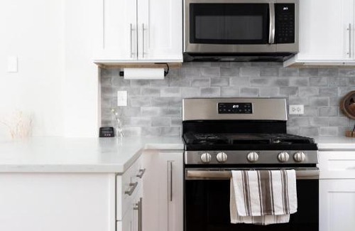 East Village Apartamento | FRONTDESK Updated West Town 2 BR Apt with W&D