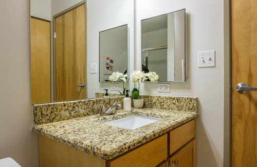 Cleveland Apartamento | FRONTDESK Waterfront Apts Downtown Cleveland