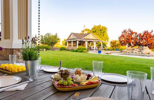Templeton Casa | Frontier Farmhouse