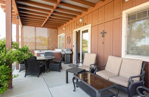 Templeton Casa | Frontier Resort