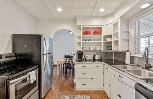 Franklin Casa | FrontRunner Station, Provo Airport CloseBy & Parks