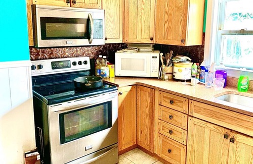 Frostburg Casa | FROSTBURG-House-GuestRoom-A