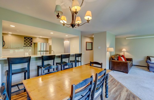 Mountain House Condominio | Frostfire E41 2 Bedroom Condo by RedAwning