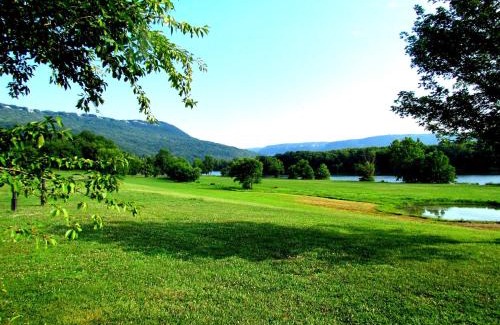 Lookout Valley Neighborhood Association Casa | Fryars' Green at Tennessee RiverPlace
