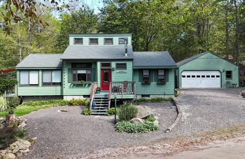 Standish Casa | Frye Island Sanctuary: Steps to Beach 6 + Spectacular Private Backyard & Patio