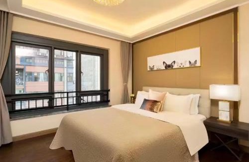 Yuzhong Hotel | Fsmile Viessmann City Resort Suites