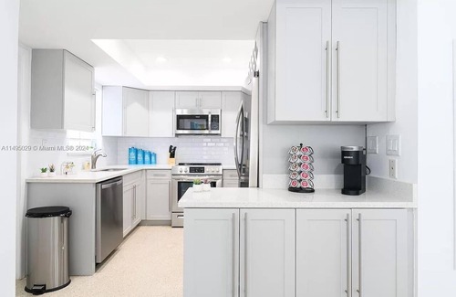 Imperial Point Casa | Ft Lauderdale Dream, pristine house with beautiful pool, 5 minutes to