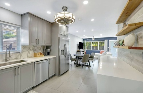Poinsettia Heights Casa | Ft. Lauderdale Getaway w/ Hot Tub!