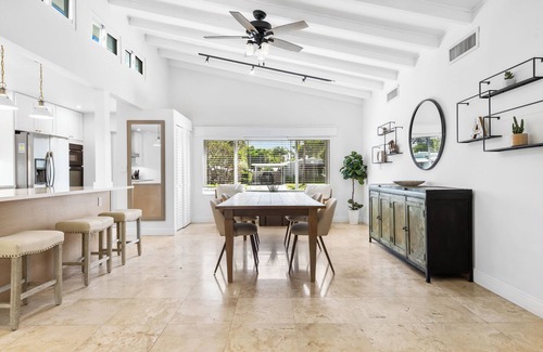 Poinsettia Heights Casa | ¡Nuevo listado! Oasis en Fort Lauderdale, ¡Se admiten mascotas! ¡Piscina privada!