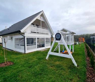 Gizycko Casa | Fuledzki Biały Domek - Mazury, Jacuzzi, Sauna, Giżycko