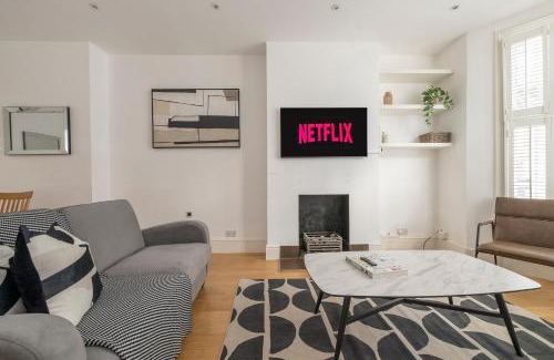 Fulham Broadway Apartamento | Fulham Spacious & Luxe House with Parking & Garden
