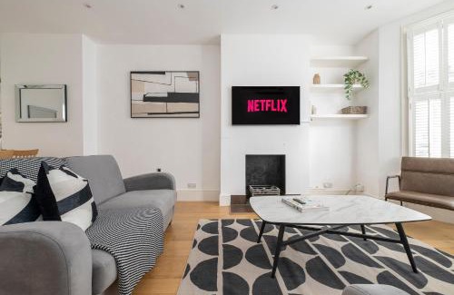 Fulham Broadway Apartamento | Fulham Spacious & Luxe House with Parking & Garden