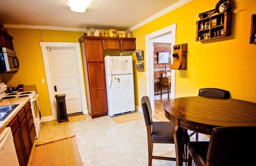 Lynn Garden Casa | Fulkerson-Hilton historic homestead