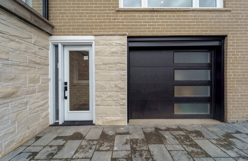 Toronto Casa | Full 2 Bdrm Private Unit w/parking