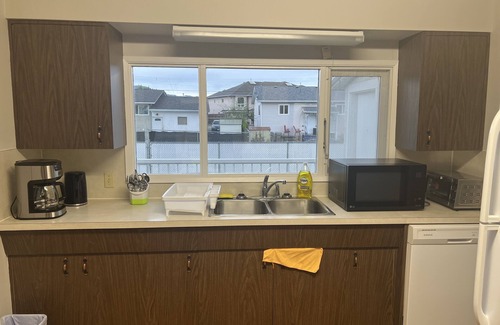 Kamloops Casa | Full 2 bedroom 1bath house