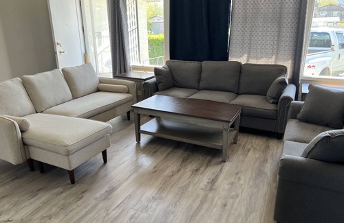 Kamloops Casa | Full 2 bedroom 1bath house