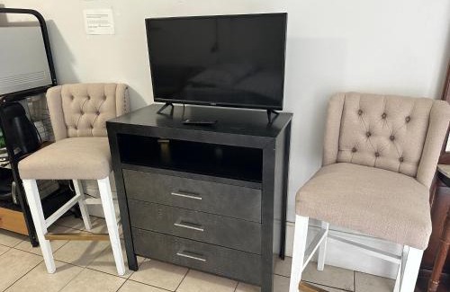 North Philadelphia West Apartamento | Full bed studio near Temple and Center city Philadelphia