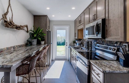 Cocoa Beach Apartamento | Beautifully Renovated 16 Bedroom Accommodation